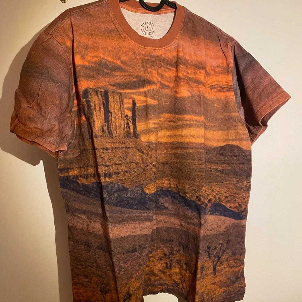 2 printed t-shirts from UO - Cool Nature Prints - Picture 5 of 11